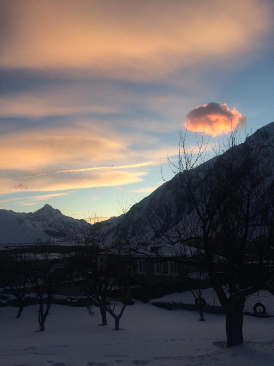 Dachi Inn Kazbegi Ngoại thất bức ảnh